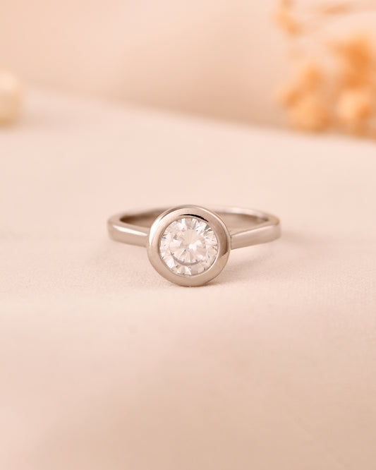 Classic Solitaire 925 Sterling Silver Round Ring