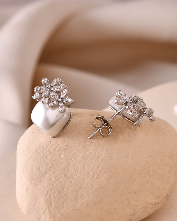 Floral Frost Pearl Earrings