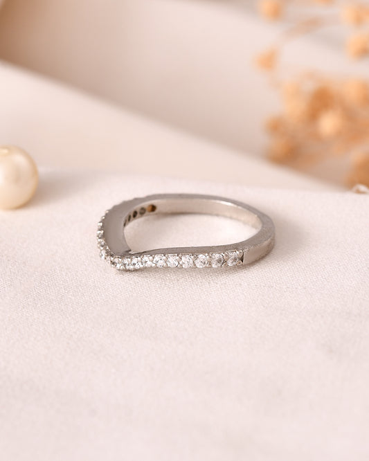 Eterna V-Shape Band Silver Ring