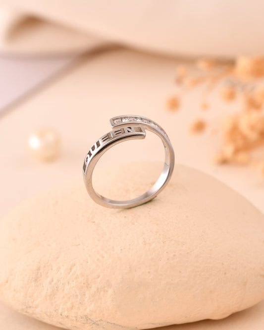 Queen Script Overlap Ring