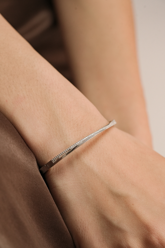 Inline Band Bangle
